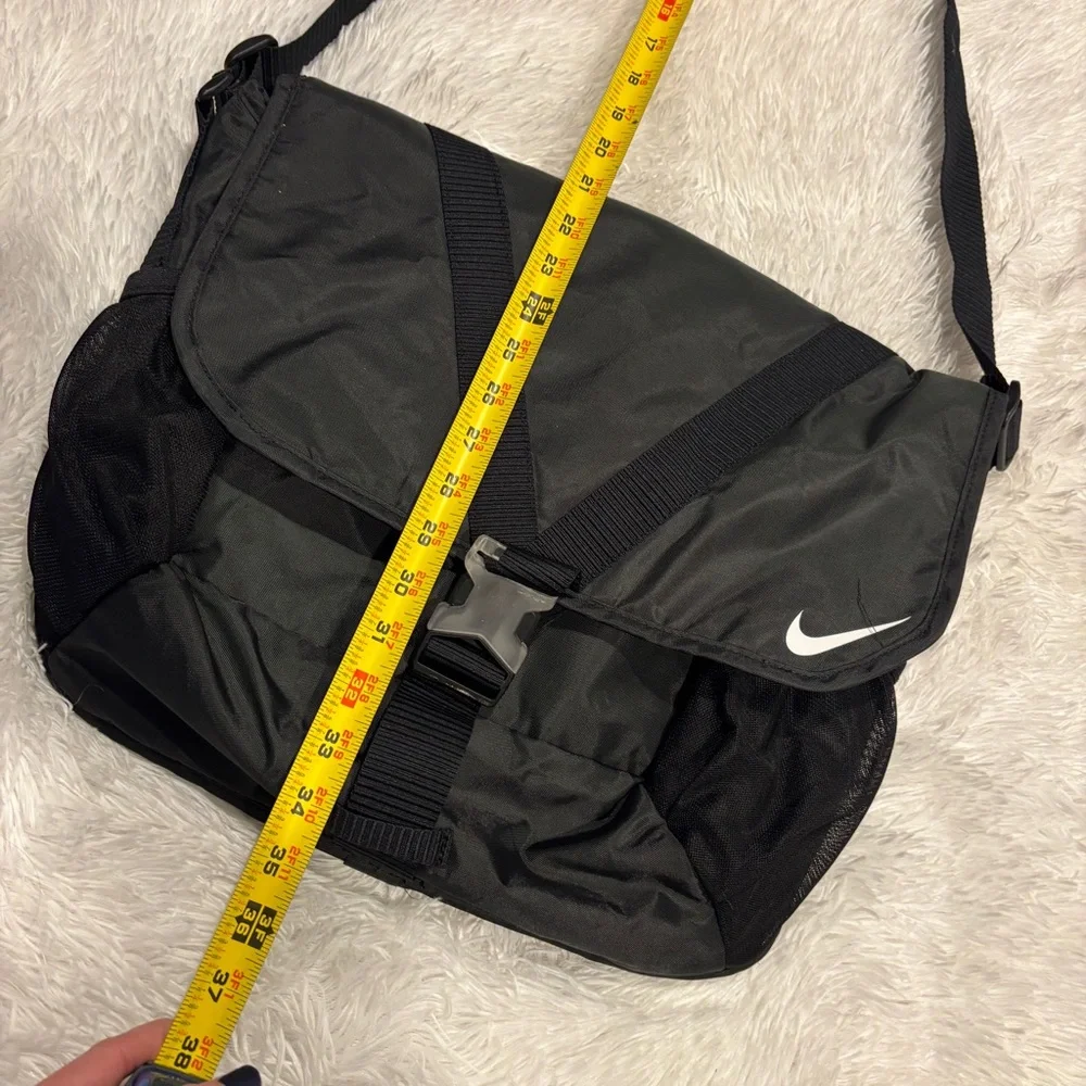 Nike NSW Essentials Messenger Bag Black/Iron Grey-White New Men's OS